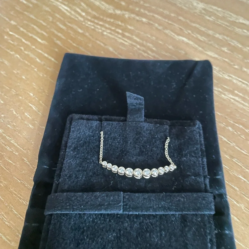 Ring Concierge Graduated Diamond Bezel Soft Chain Bracelet- Gold - Picture 4 of 9